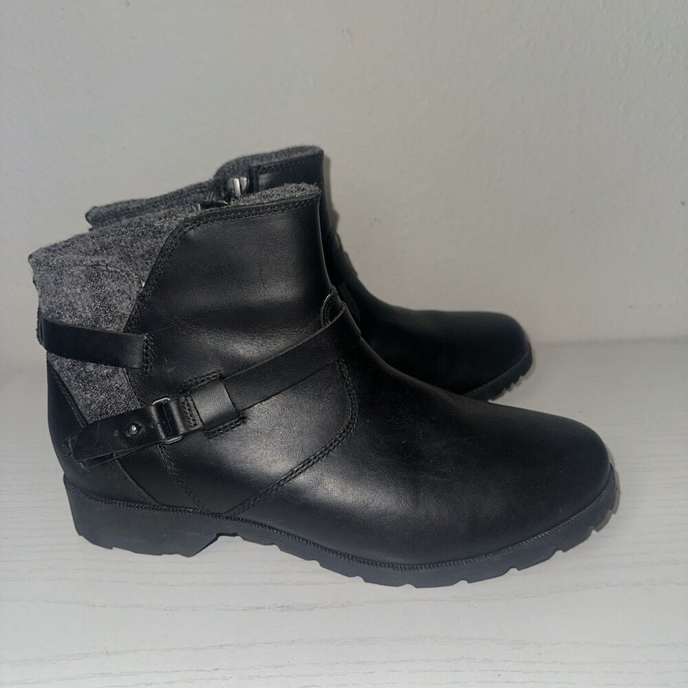 Teva Womens Size 9 US Black Leather Waterproof  Zip Up Biker Boots